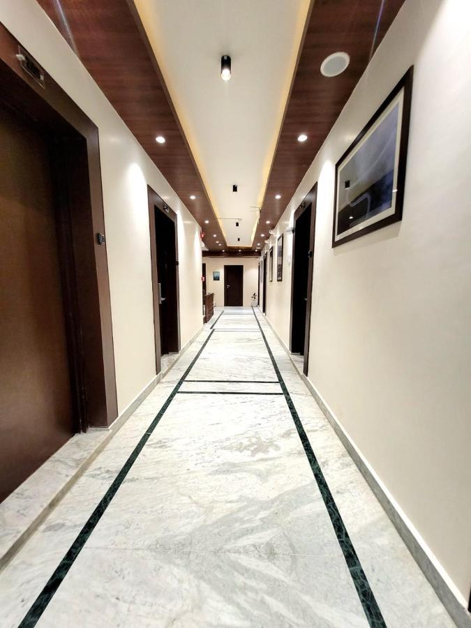 Hotel Royal Plaza Srinagar  Exterior photo
