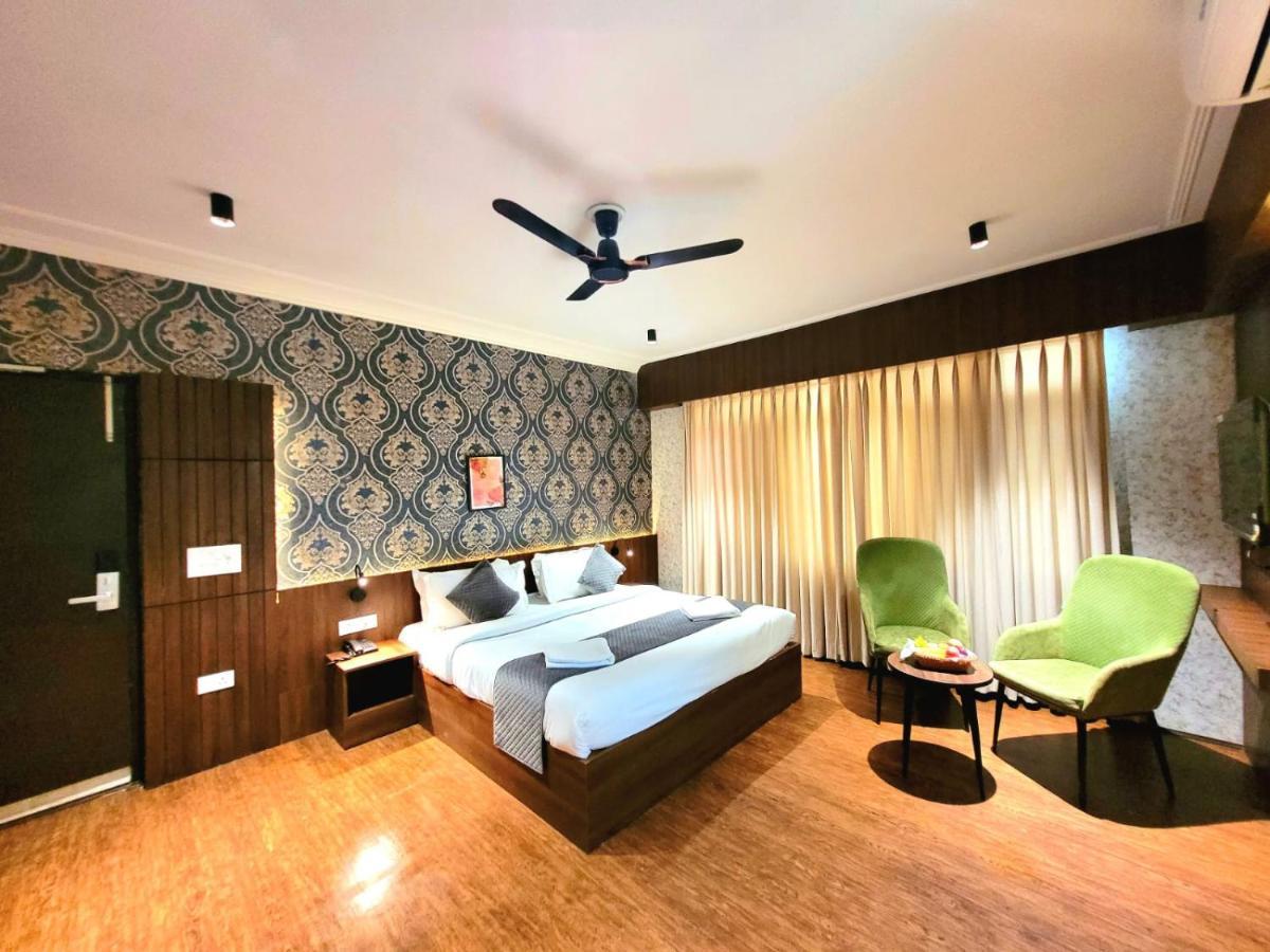 Hotel Royal Plaza Srinagar  Exterior photo